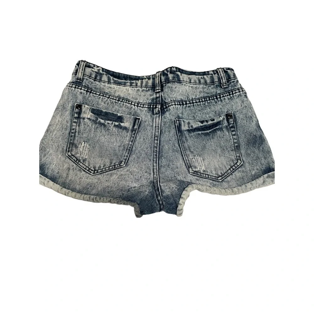 Forever 21 Women's 27 Ripped Distressed Cutoff Hot‎ Pants Low Rise Jean Shorts